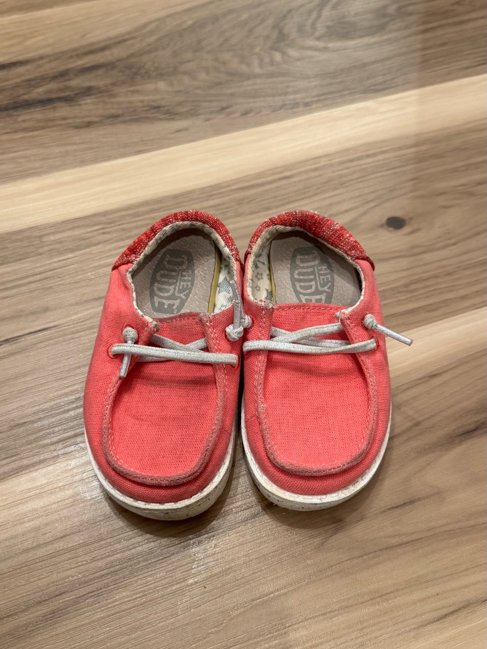 Girls toddler Hey Dude pink Kids Slip-On Shoes size 7